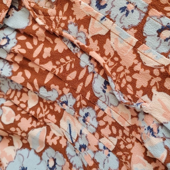 Free People Ruffle Romantic Brown and Blue Floral Viscose Top Size Small - Picture 3 of 5